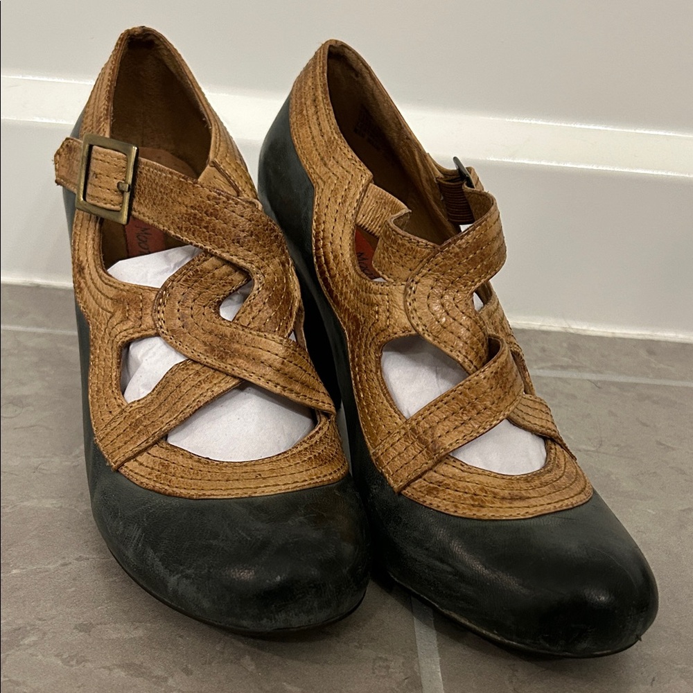 Miz Mooz brown and black retro heels